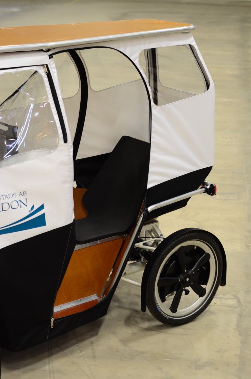 Electric assist cargo bike with weather protection to be tested in